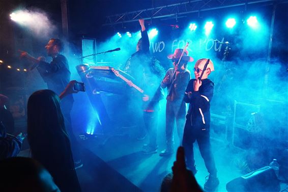 Lommel - Terrasfeest Blauwe Meer lokt volle dansvloer