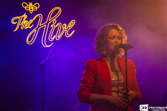 The Hive & Tim Maes concerteren voor Akindo - Lommel