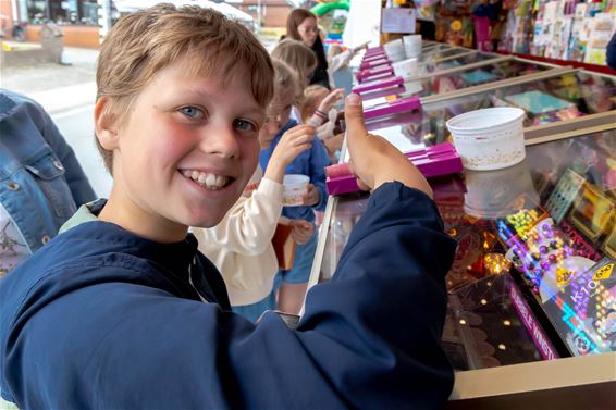 Topsfeertje aan het lunapark op den Heuvel - Lommel