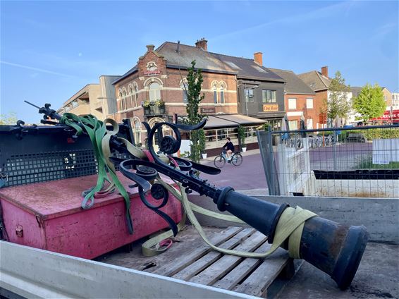 Torenkruis naar beneden gehaald - Beringen