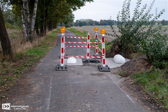 Tractorsluizen op Loksvaartdijk liggen er - Pelt