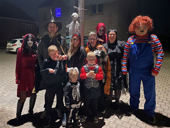 'Trick or treat' in de Landbouwstraat - Lommel