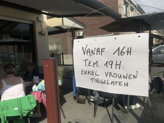 Tussen 16 en 19u geen mannen in 't café - Houthalen-Helchteren