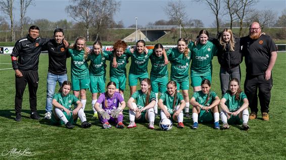 U16-meisjes Lommel winnen overtuigend van Kadijk - Lommel