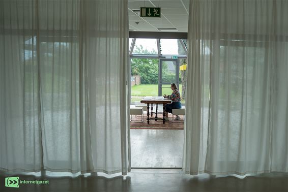 Pelt - Unieke oude portretten... door de gordijnen heen