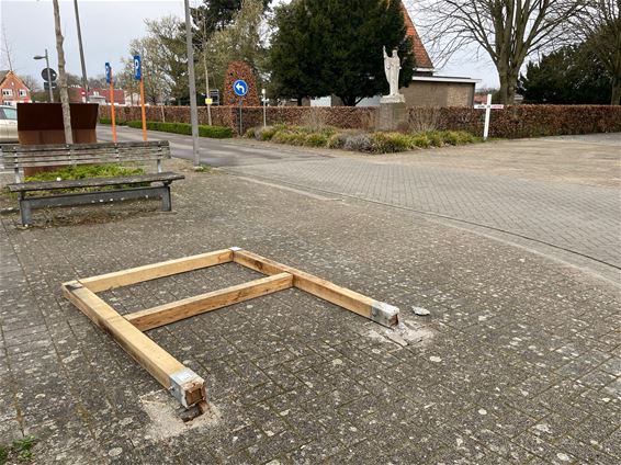 Vandalen vernielen infobord - Beringen