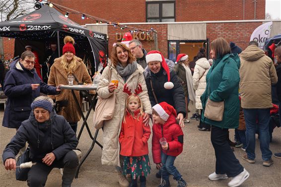 Veel sfeer op de kerstmarkt in Kolonie - Lommel