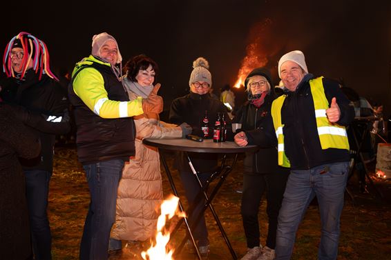 Veel volk voor kerstboomverbranding - Beringen