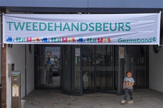 Veel volk voor Tweedehandsbeurs Gezinsbond - Leopoldsburg