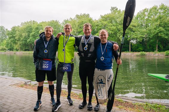 Vier deelnemers halen einde van Backyard Run - Pelt