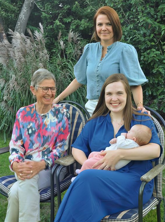 Vier generaties samen op één foto - Hamont-Achel & Pelt