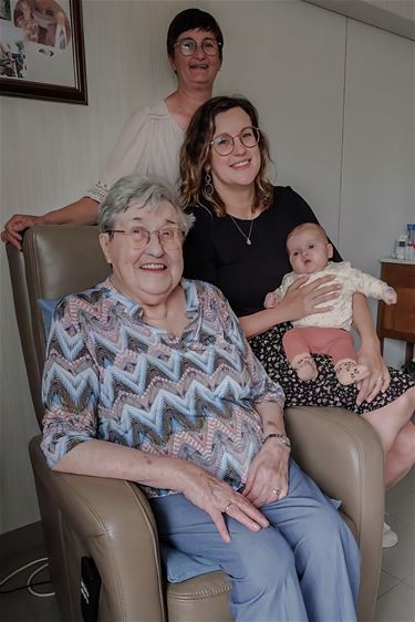 Vier generaties - vier vrouwen - Hamont-Achel & Pelt