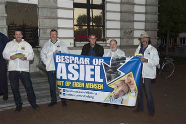 Vlaamse Belang voert actie tegen asielfactuur - Beringen