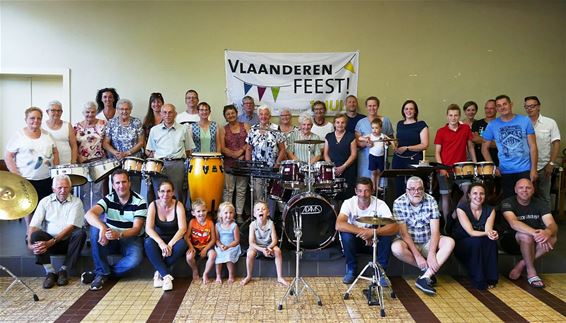'Vlaanderen feest' in de Listhu-buurt - Neerpelt