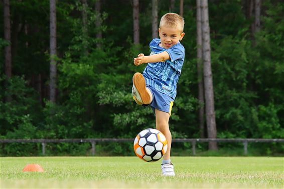 Voetbalinitiatie bij GT Kolonie - Lommel