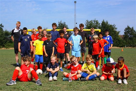 Voetballen en spelen met Foot and Fun - Lommel