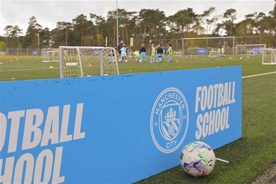 Voetballen zoals bij Manchester City - Lommel