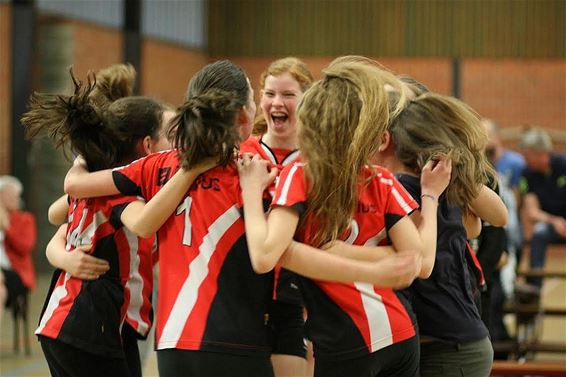 Volleybal: meisjes U13-A winnen ook laatste match - Lommel