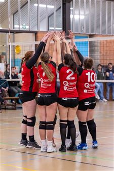 Volleydames A Lovoc verliezen van Bree - Lommel