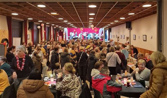 Vrullie Mért lokt vele dames naar Achel-Statie - Hamont-Achel