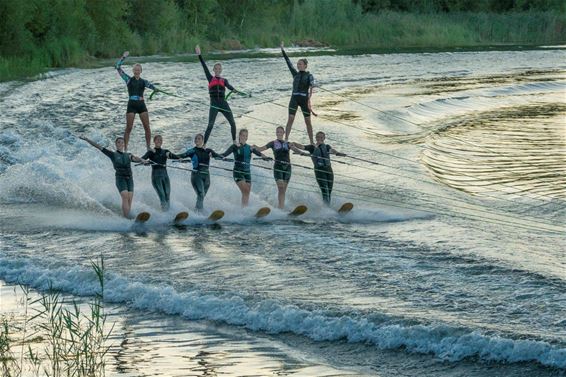 Warm aanbevolen: waterskishow - Lommel