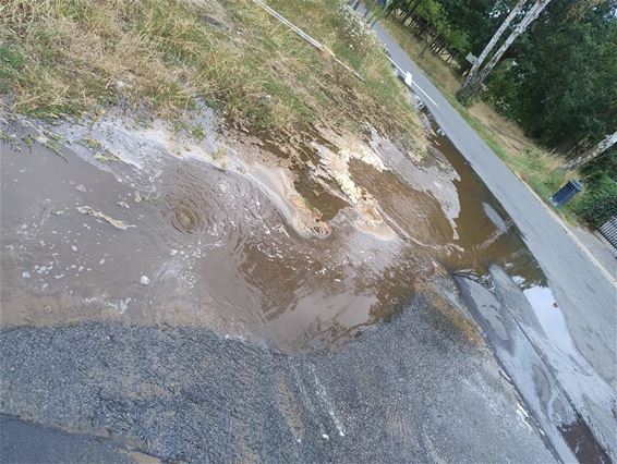 Waterlek op kruispunt De Vundenweg - Pelt