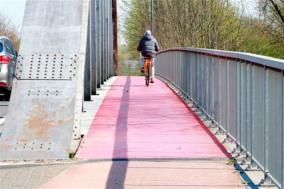 Werken aan fietspad op brug Hamonterweg - Pelt