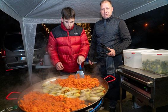 Winterbarbecue in de Warmste Kerstbuurt van Lommel - Lommel