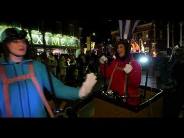 Winterparade brengt warmte in Peer - Peer