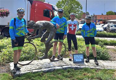 Woensdagtrappers naar monument Nest Sterckx - Pelt