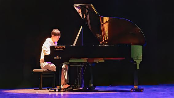 Xingduo Yang, een Lommelse pianovirtuoos - Lommel