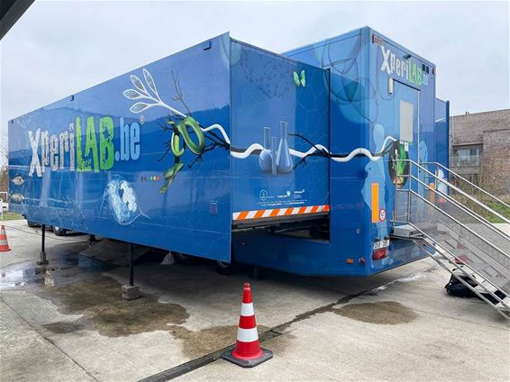 Beringen - Xperitruck te gast op campus Spectrumcollege