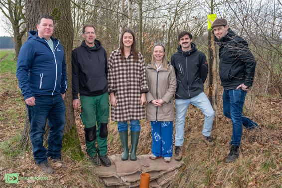 Zandzakken moeten water langer vasthouden in Pelt - Pelt