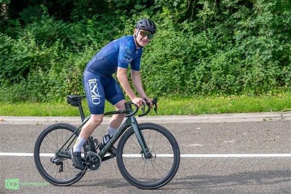 Pelt - Zasha Boonen fietst twaalf uur voor het goede doel