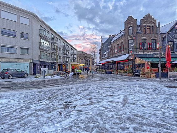 Zaterdagmarkt in de sneeuw - Pelt
