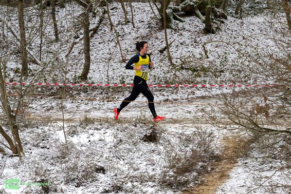 Zilver voor Lonneke en Loes op PK veldlopen - Lommel
