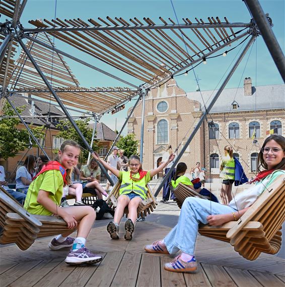 Bree - Zomerhangplek op het Vrijthof in Bree
