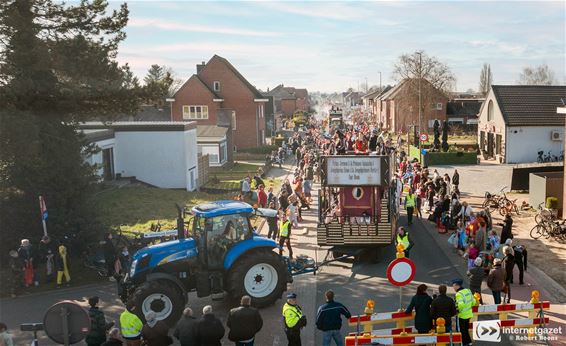 Zonnige kinderstoet in Lutlommel - Lommel