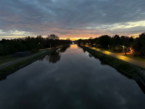 Zonsopgang aan het kanaal... - Pelt