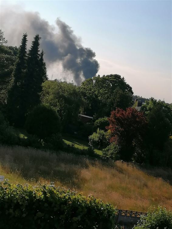 Zware brand in paardenstal in 't Lindel - Pelt