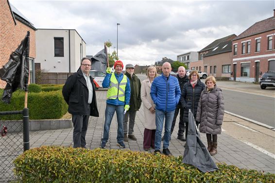 Zwarte vlaggen aan de Tessenderlosesteenweg - Beringen