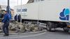 Neerpelt - Vrachtwagen vast op rotonde