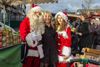 Beringen - Kerstman bezoekt markten