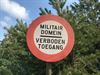 Leopoldsburg - Meer verbodsborden rond militair domein