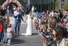 Lommel - Kinderen juichen voor huwelijk Dorien en Jonas
