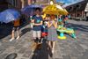 Lommel - Parapluutje kopen op de kinderrommelmarkt?