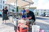 Lommel - Pottenbakker aan het werk tijdens Buurtbraderie