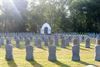 Leopoldsburg - Nieuwe naamplaatjes graven militaire begraafplaats