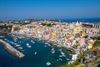 Bree - Procida: kleurrijke parel in de Golf van Napels