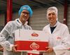 Beringen - Werkbezoek minister Beenders bij koekjesfabriek